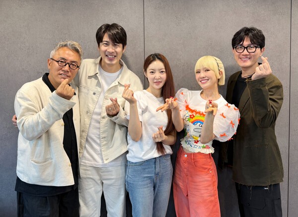 진콘 강상호 이사(좌), 세옥부부 김윤하, 세옥부부 방세옥, 가수 자두, 진콘 주성균 대표. 사진=진콘