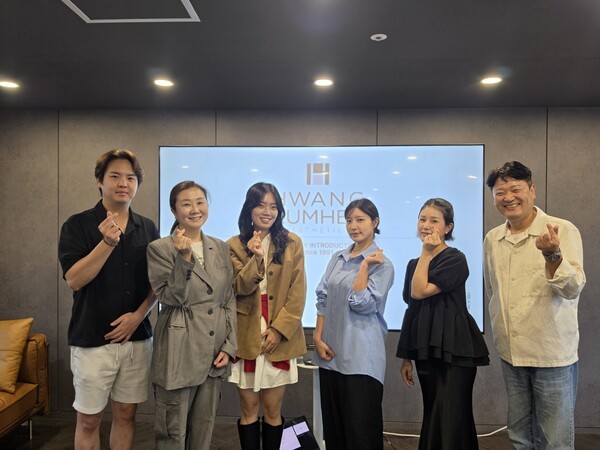 (왼쪽부터) 황금희에스테틱 이지훈 영업팀장·조성미 이사, 인플루언서 마라화냐·박가영·맘지현, 진콘 김태수 사무국장